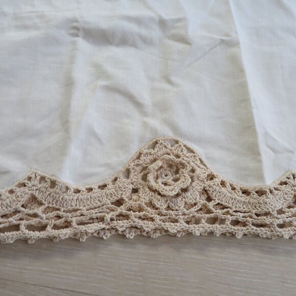 1 Vintage Beige Cotton Pillowcase Crochet Lace Trim Standard 20x31 NEW - Picture 2 of 9